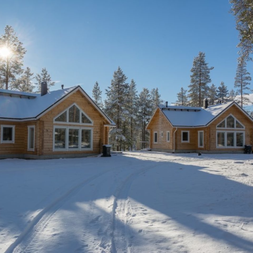 Husky Lodge von aussen